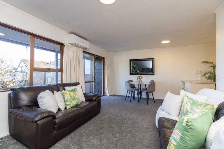 Photo of property in 30a Kakariki Grove, Waikanae, 5036