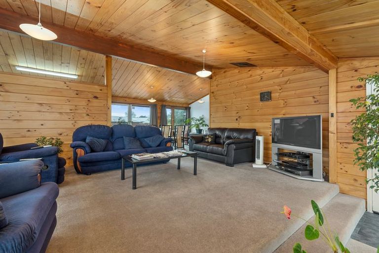 Photo of property in 2 Bata Place, Pomare, Rotorua, 3015
