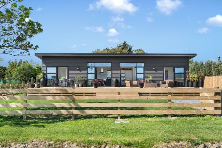 Photo of property in 27 Ferry Road, Martinborough, 5711