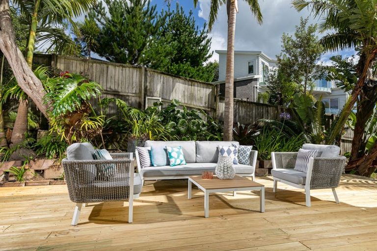 Photo of property in 1/30 Ronald Macken Place, Windsor Park, Auckland, 0632