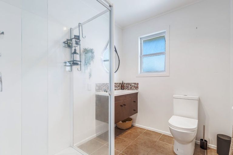 Photo of property in 29 Ward Crescent, Te Atatu Peninsula, Auckland, 0610