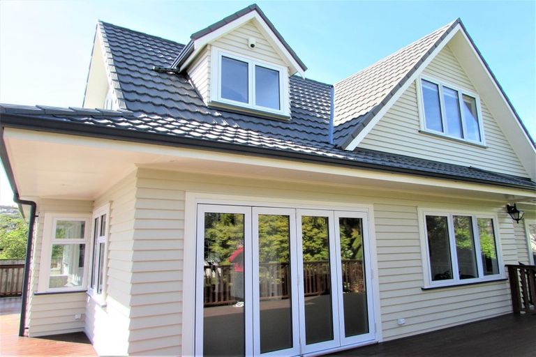 Photo of property in 18 Middleton Road, Johnsonville, Wellington, 6037