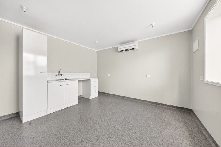 Photo of property in 106 Lincoln Road, Masterton, 5810