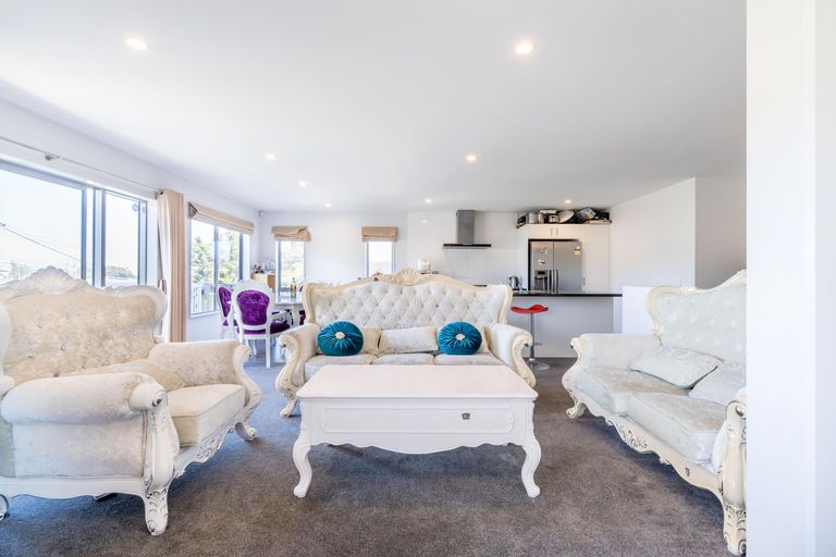 Photo of property in 36 Makora Road, Massey, Auckland, 0614