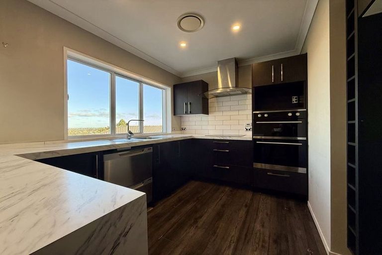 Photo of property in 13 Van Dyke Place, West Harbour, Auckland, 0618