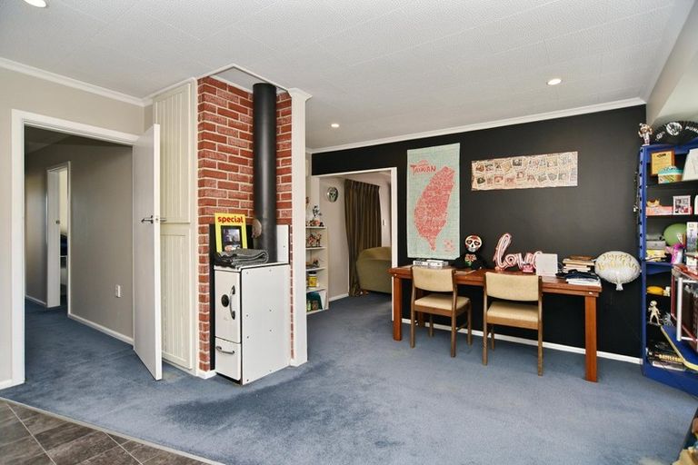 Photo of property in 5 Eders Road, Woodend, 7610