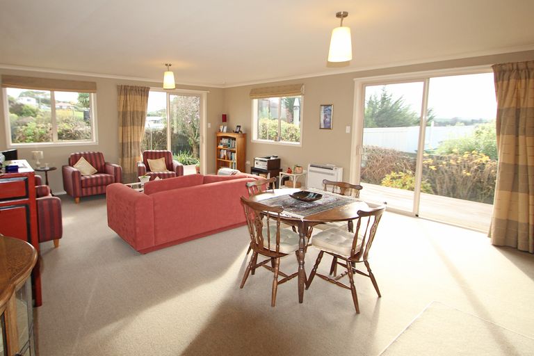 Photo of property in 8b Magdala Street, Kakanui, Oamaru, 9495