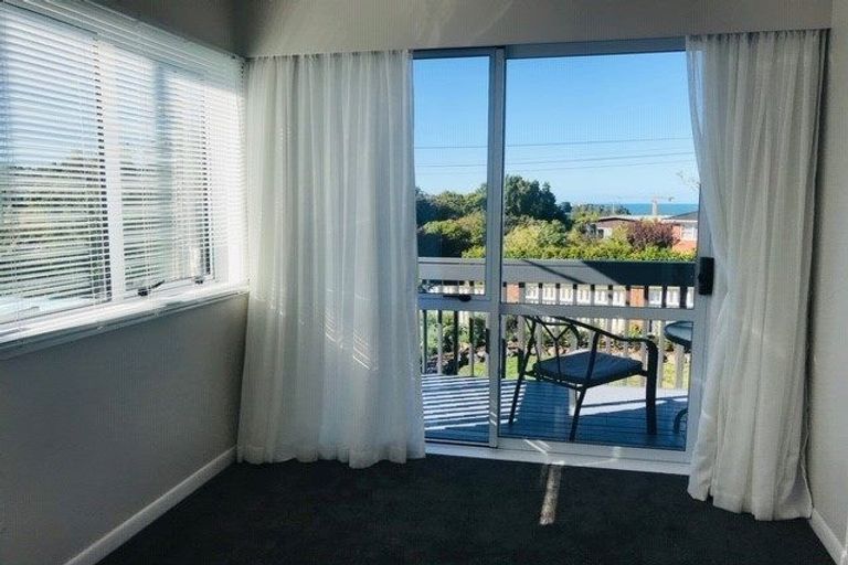 Photo of property in 1/7 Nigel Road, Browns Bay, Auckland, 0630