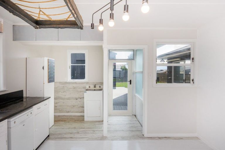 Photo of property in 11 Kettle Avenue, Awapuni, Palmerston North, 4412