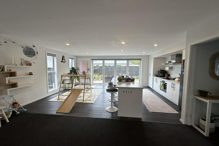 Photo of property in 395 Stokes Valley Road, Stokes Valley, Lower Hutt, 5019