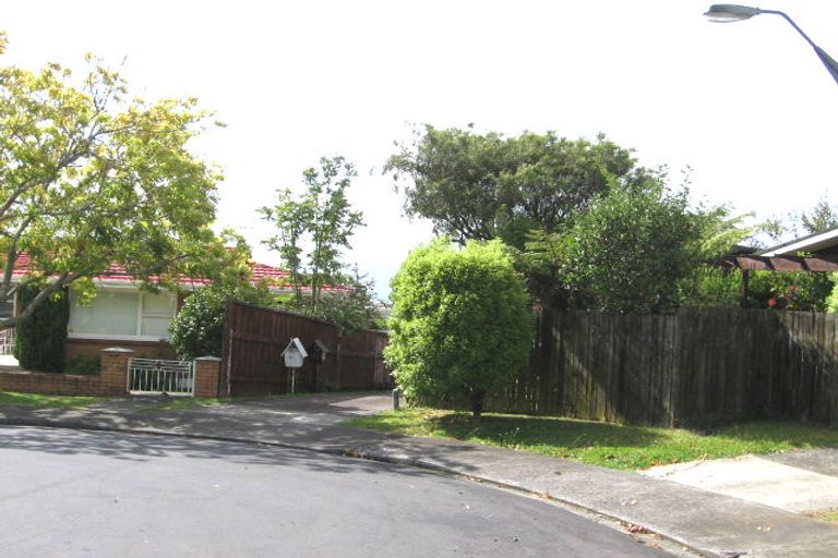 Photo of property in 2/67 Parr Terrace, Castor Bay, Auckland, 0620