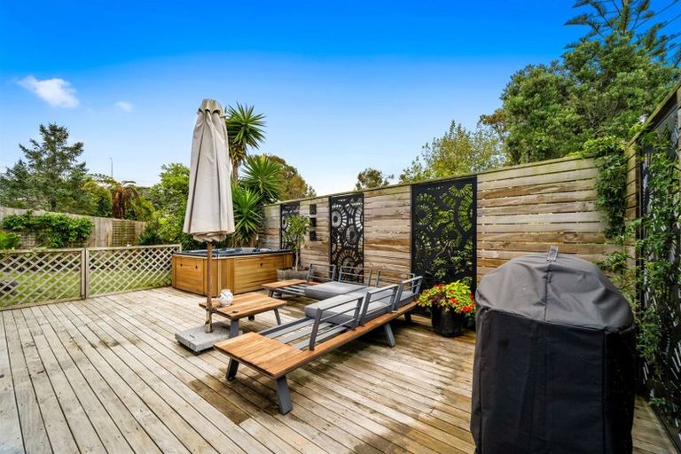 Photo of property in 6b Dobell Road, Stanmore Bay, Whangaparaoa, 0932