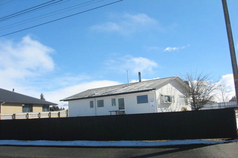 Photo of property in 10 Totara Drive, Twizel, 7901