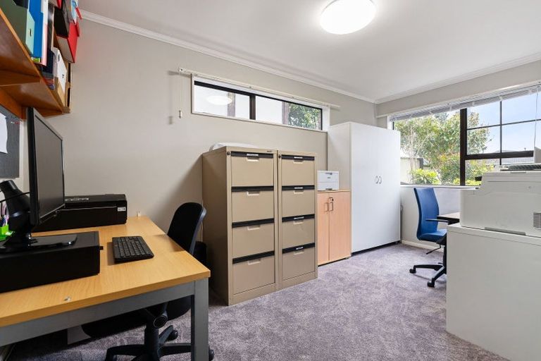 Photo of property in 16 Ordley Grove, Tawa, Wellington, 5028