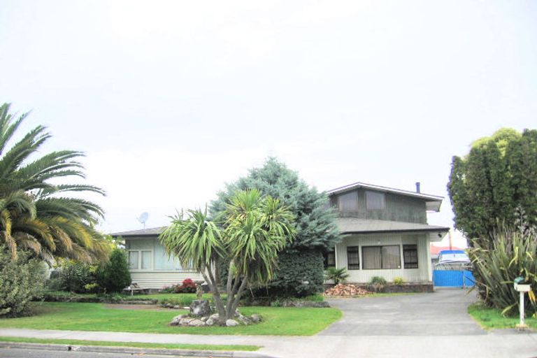Photo of property in 27 Alamein Crescent, Onekawa, Napier, 4110