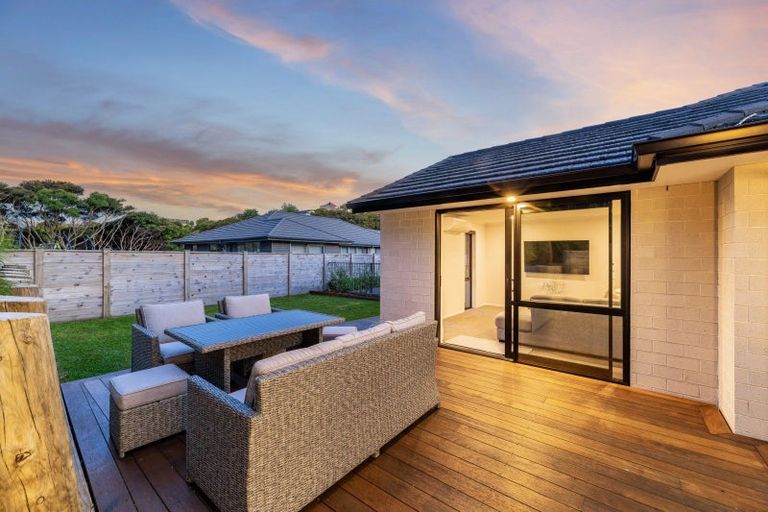 Photo of property in 6 Martingale Drive, Whitby, Porirua, 5024