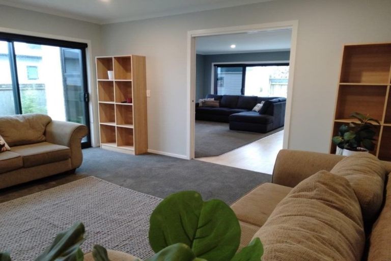 Photo of property in 35 Gallipoli Place, Paraparaumu, 5032