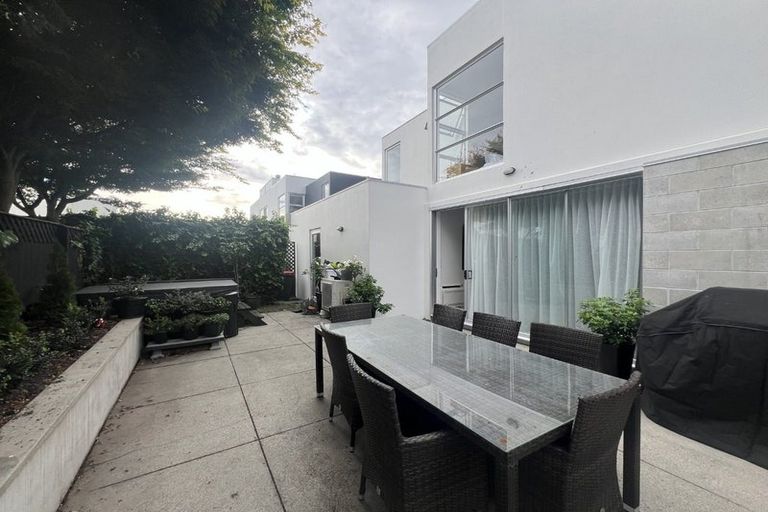 Photo of property in 18a Onslow Street, St Albans, Christchurch, 8014