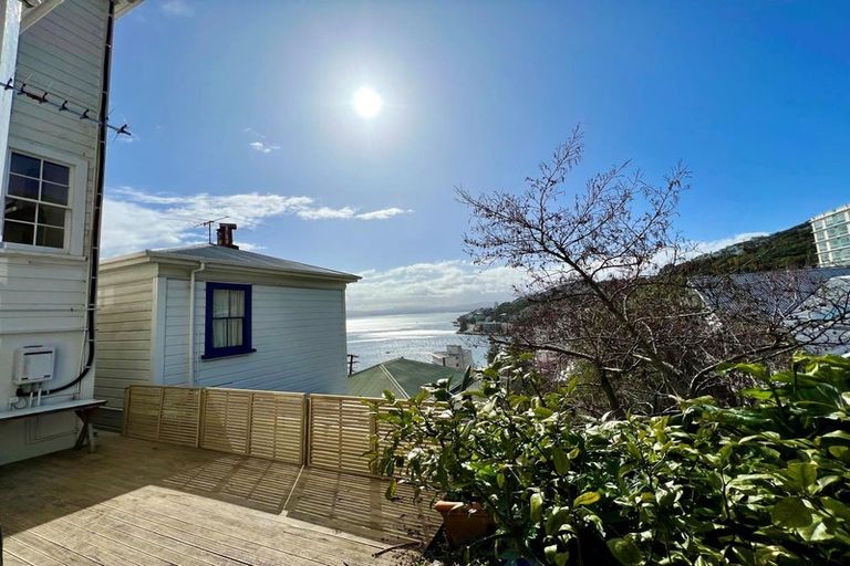 Photo of property in 4 Oriental Terrace, Oriental Bay, Wellington, 6011