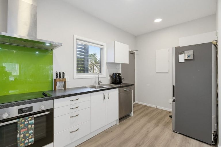 Photo of property in 25 Batchelor Street, Newlands, Wellington, 6037
