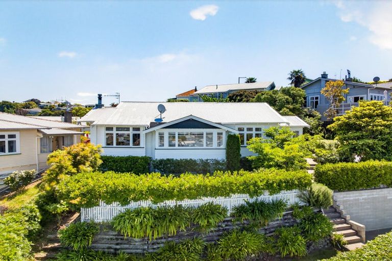 Photo of property in 12 Guys Hill Road, Hospital Hill, Napier, 4110