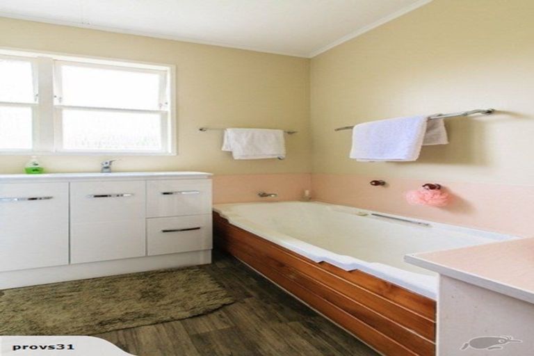 Photo of property in 30 Buick Crescent, Awapuni, Palmerston North, 4412