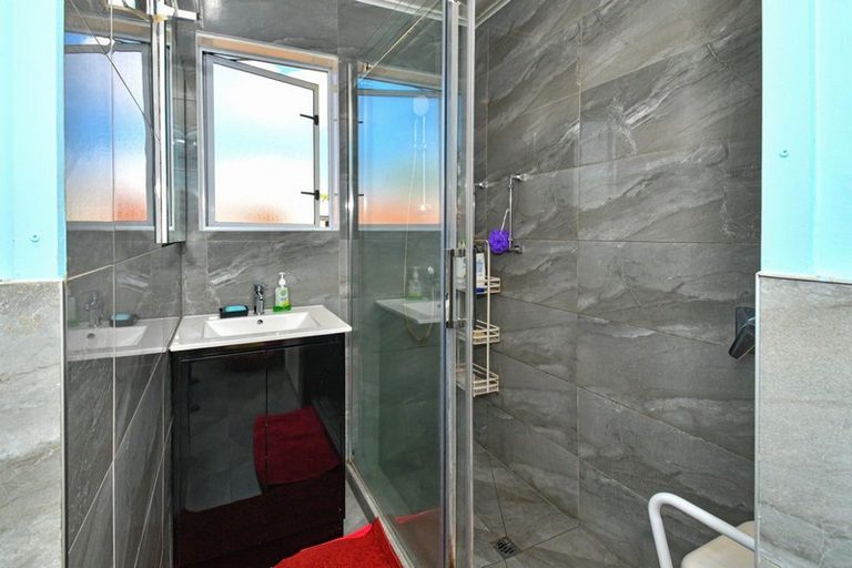 Photo of property in 208 Russell Road, Manurewa, Auckland, 2102