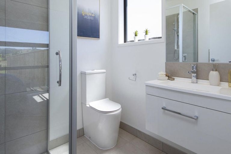 Photo of property in 15 Manatika Road, Karaka, 2124