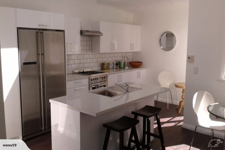 Photo of property in 266 Queens Drive, Lyall Bay, Wellington, 6022