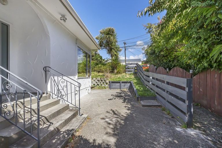 Photo of property in 27 Izard Road, Khandallah, Wellington, 6035