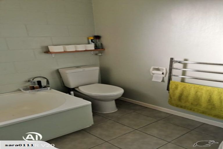 Photo of property in 17a Kingsbridge Place, Newlands, Wellington, 6037