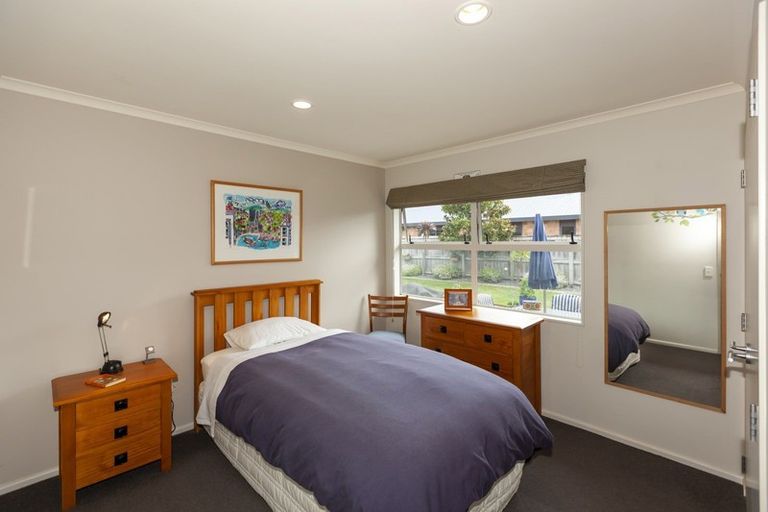 Photo of property in 37 Consort Close, Paraparaumu Beach, Paraparaumu, 5032
