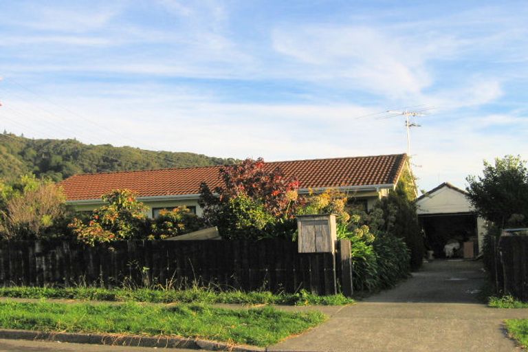 Photo of property in 1 Eldon Grove, Taita, Lower Hutt, 5019