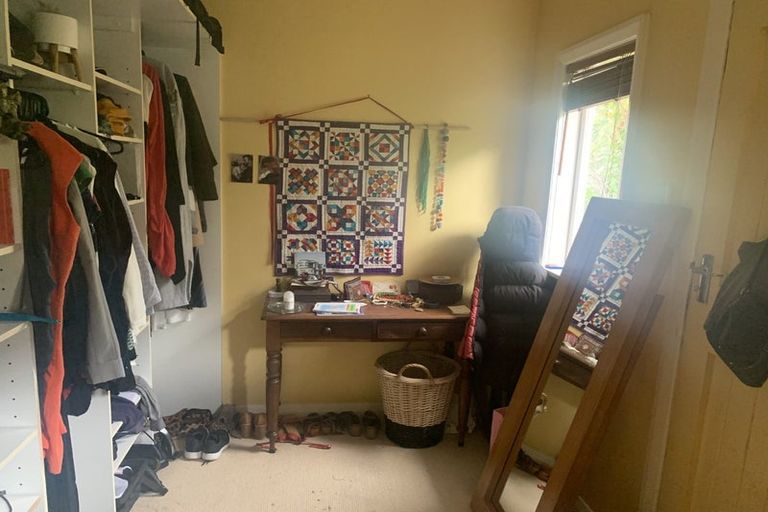 Photo of property in 17 Randwick Road, Northland, Wellington, 6012