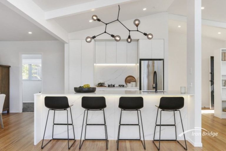 Photo of property in 1/139 Nile Road, Milford, Auckland, 0620