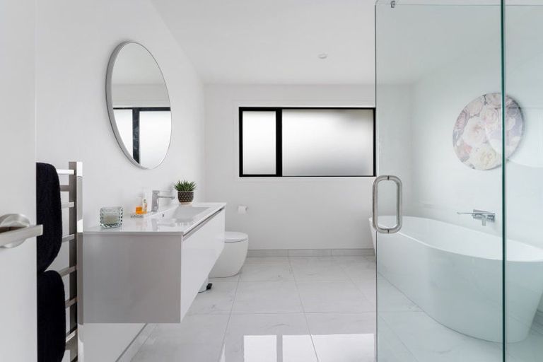 Photo of property in 18 Caledonia Drive, Mosgiel, 9024