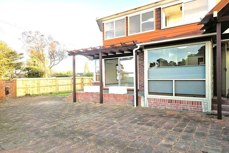 Photo of property in 26 Tamaki Bay Drive, Pakuranga, Auckland, 2010