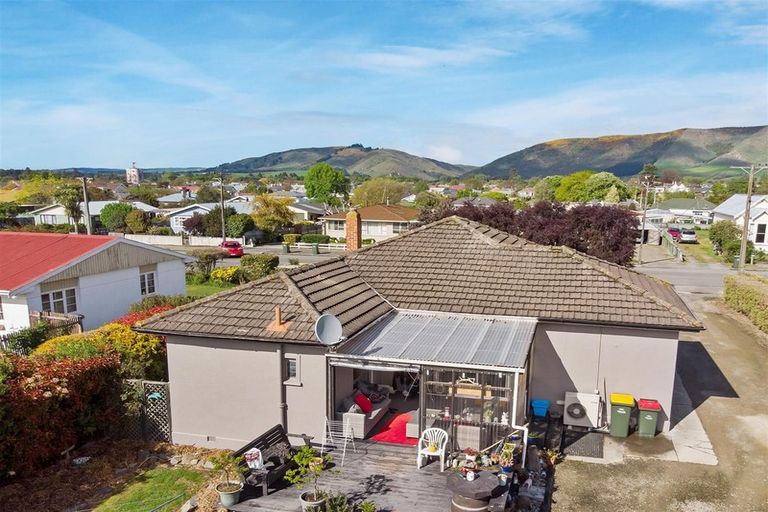 Photo of property in 16 Coronation Street, Waimate, 7924