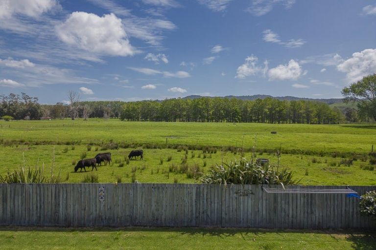 Photo of property in 27 Captain Wood Avenue, Whitianga, 3510