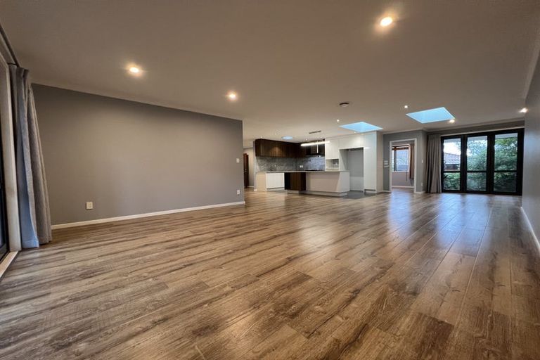 Photo of property in 60 Spencer Road, Pinehill, Auckland, 0632