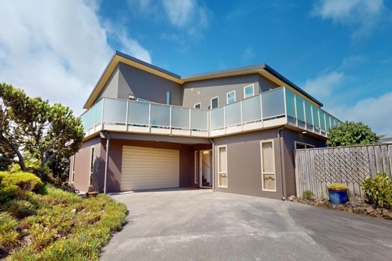 Photo of property in 51 Kent Avenue, Waitarere Beach, Levin, 5510