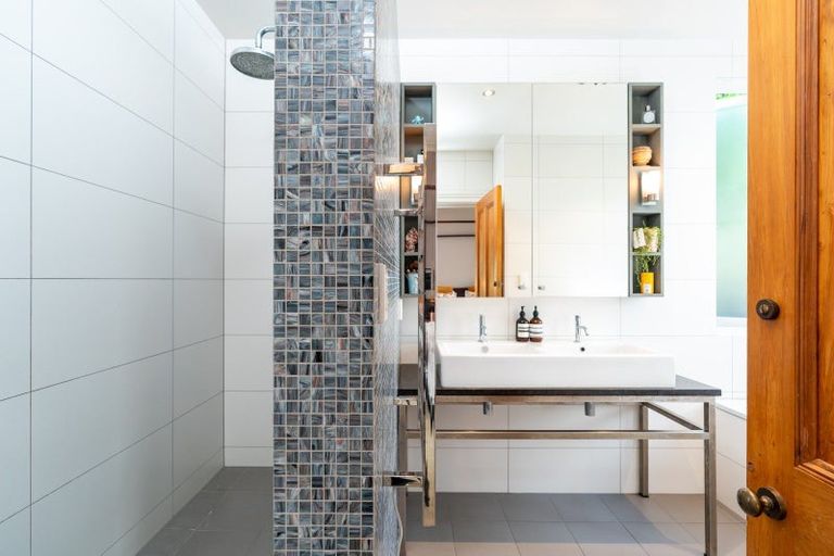 Photo of property in Lady Freyberg House, 18 Moturoa Street, Pipitea, Wellington, 6011