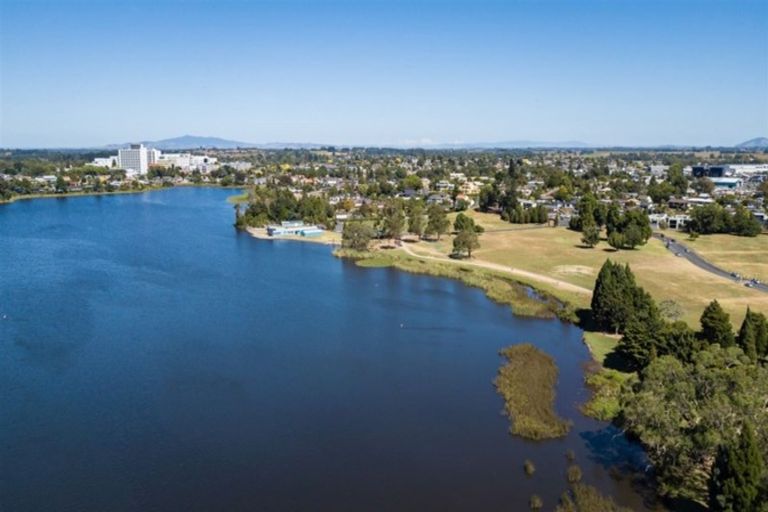 Photo of property in 133 Lake Crescent, Hamilton Lake, Hamilton, 3204