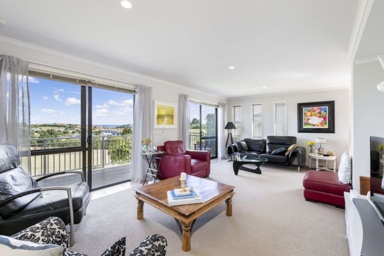 Photo of property in 28 Keepers Drive, Gulf Harbour, Whangaparaoa, 0930
