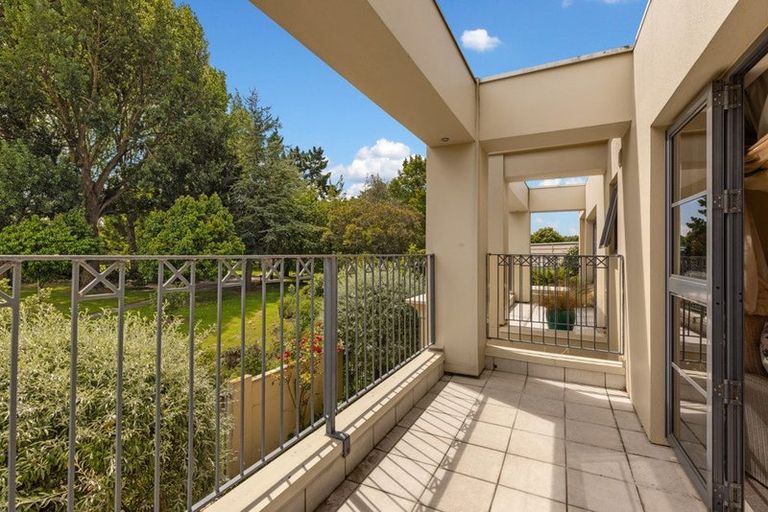 Photo of property in 20 Chateau Drive, Burnside, Christchurch, 8053