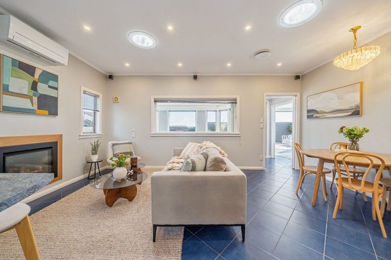 Photo of property in 7 Sunset Parade, Plimmerton, Porirua, 5026