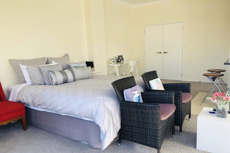 Photo of property in 29 Loloma Drive, Half Moon Bay, Auckland, 2012