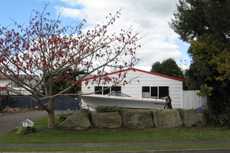 Photo of property in 76 Resolution Road, Welcome Bay, Tauranga, 3112