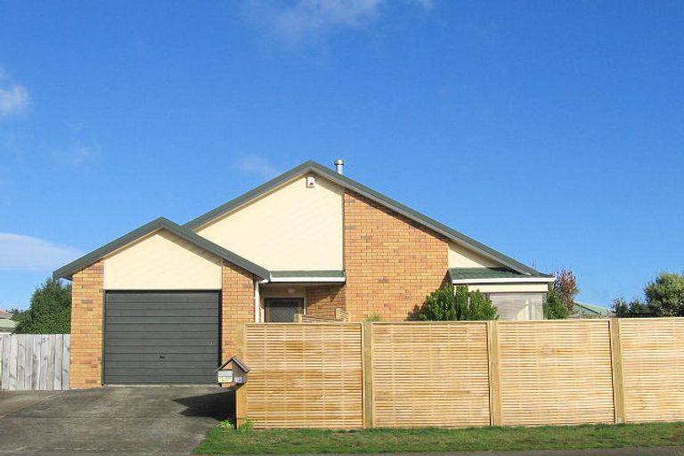 Photo of property in 12 Beachwater Grove, Paraparaumu Beach, Paraparaumu, 5032