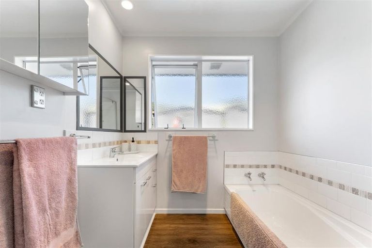 Photo of property in 9 Vining Crescent, Stoke, Nelson, 7011